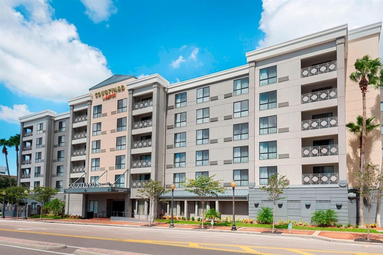 Отель Courtyard Tampa Downtown Экстерьер фото