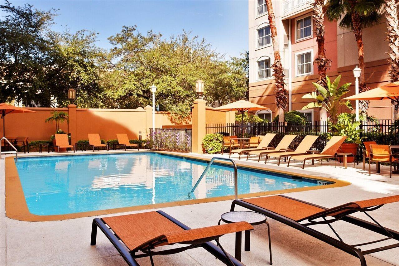 Отель Courtyard Tampa Downtown Экстерьер фото