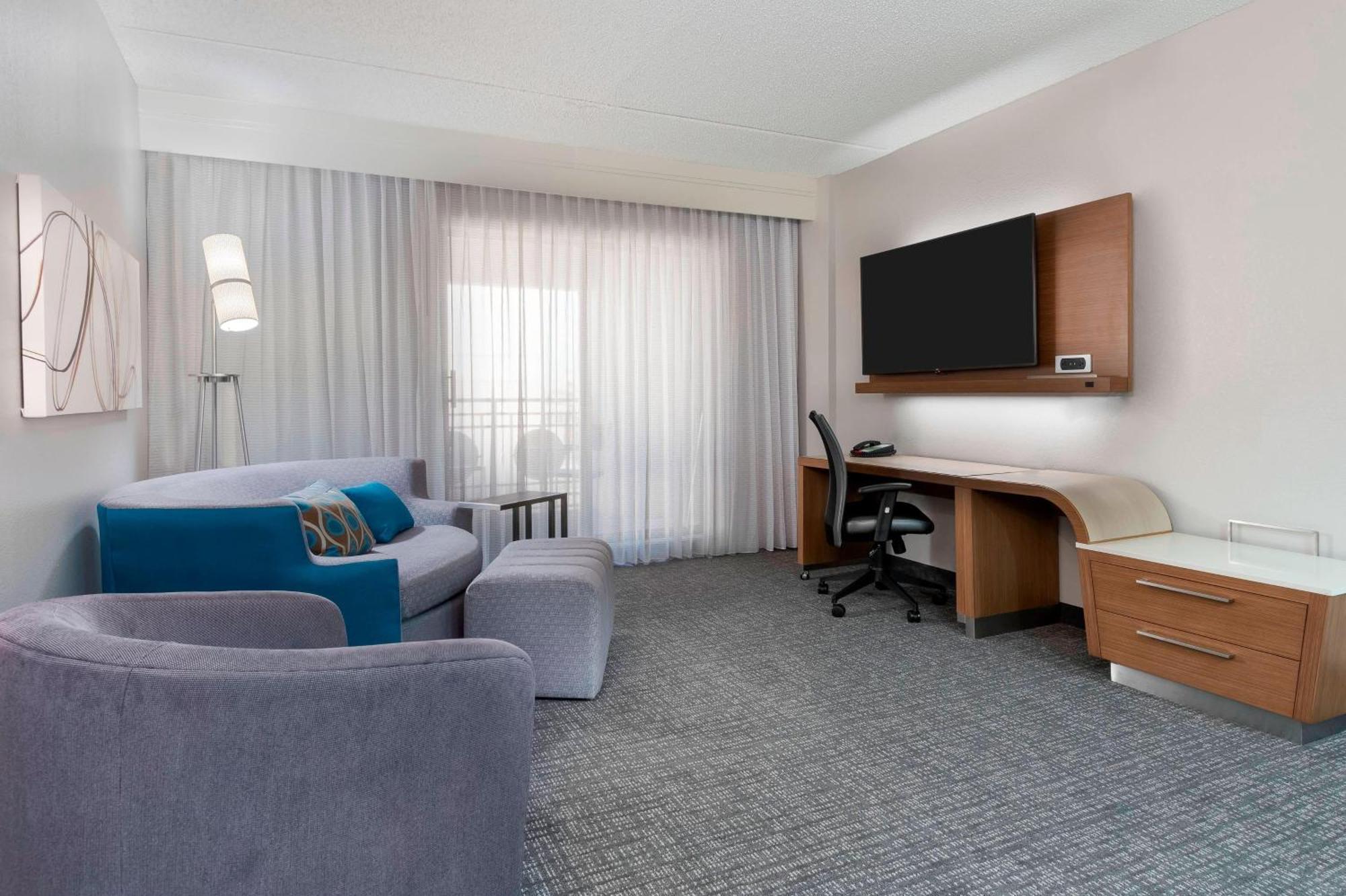 Отель Courtyard Tampa Downtown Экстерьер фото