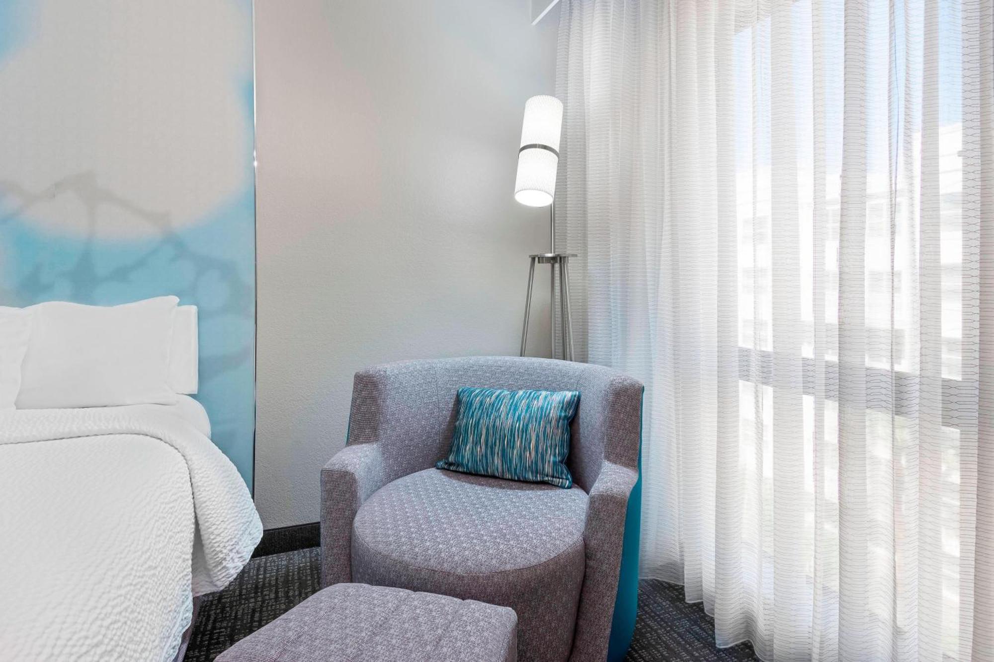 Отель Courtyard Tampa Downtown Экстерьер фото