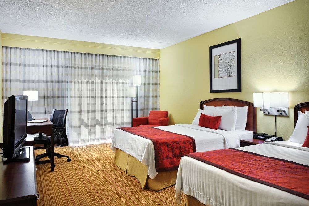 Отель Courtyard Tampa Downtown Экстерьер фото